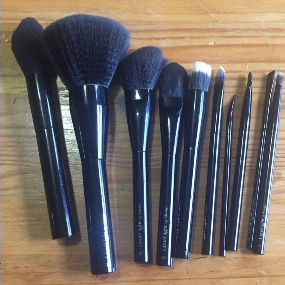 LimeLife #15 Bent Liner Brush